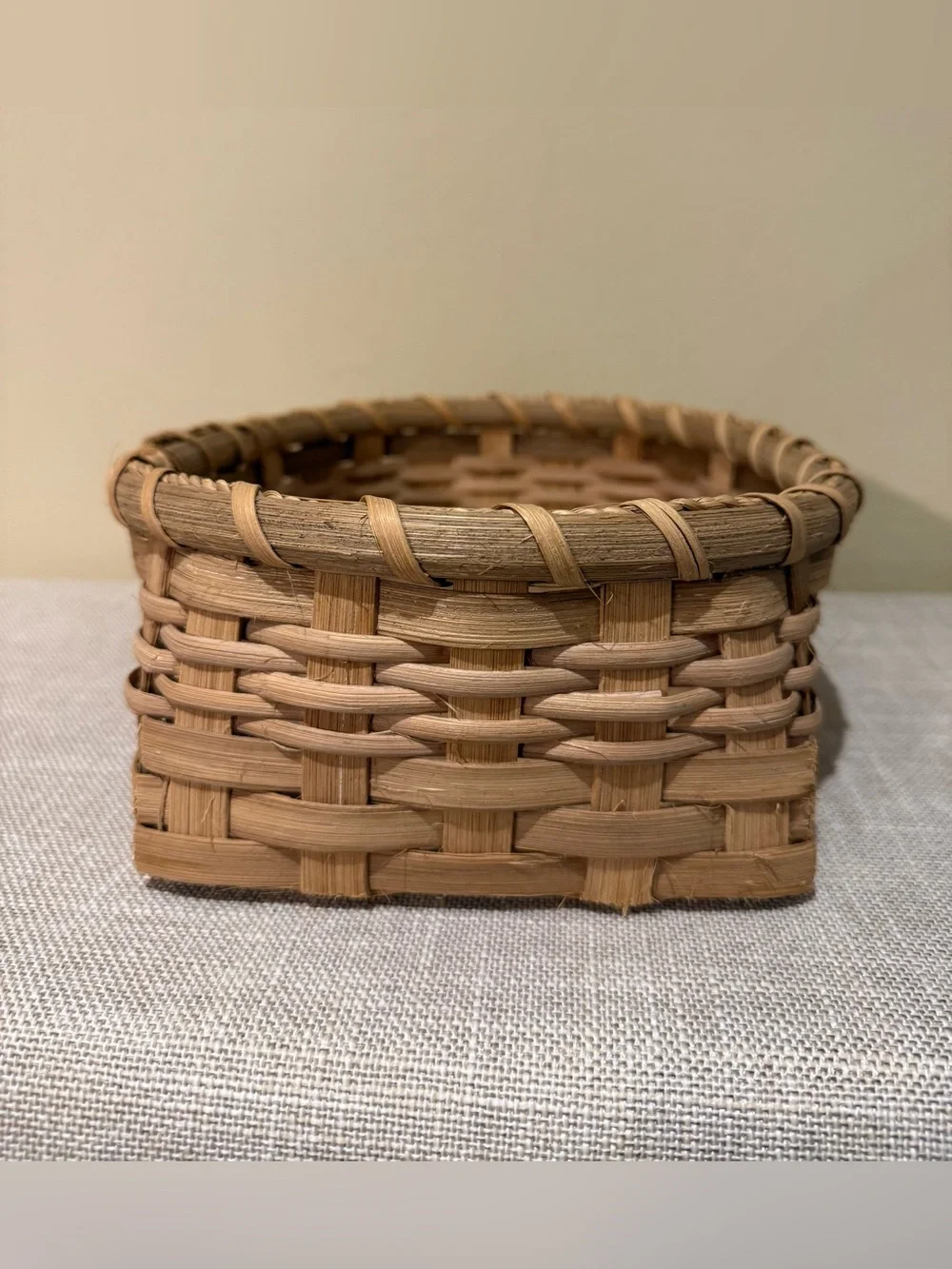 Vintage B. Sloan 1993 Woven Splint Basket Gold Bee Accents Country Cottage